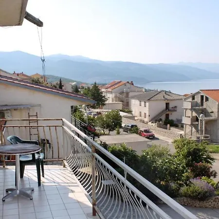 Prisika Novi Lägenhet Novi Vinodolski